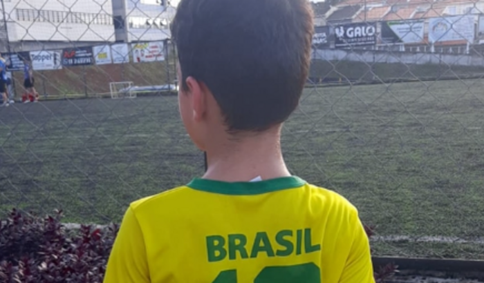 Ajude o pequeno Gabriel a acabar com a dor. E voltar a jogar.