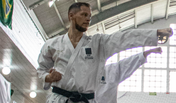 Ajuda para participar do campeonato mundial e seminário KWF no Japão. 