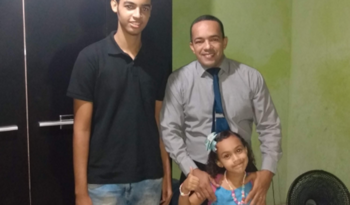 Quero arrecadar dinheiro para comprar alimentos, e pagar dívidas 