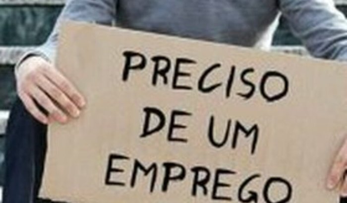 Viajem a Trabalho Falta Uma Pequena Quantia Para Pagar A Passagem