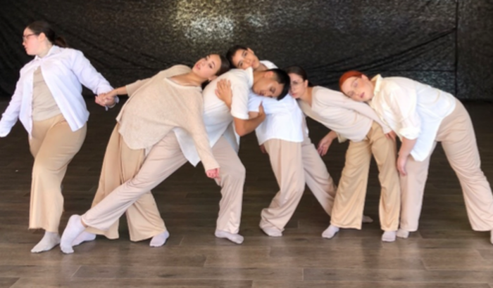 Ação entre Bailarinos