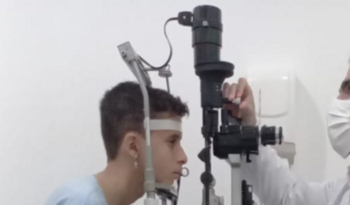 Ajude o João Victor a enxergar melhor