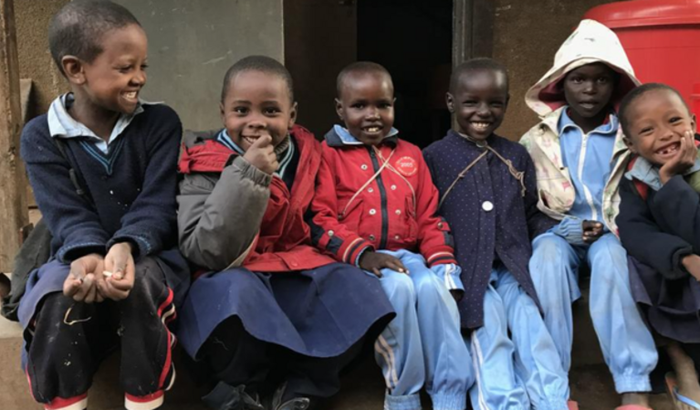 Projeto Crianças na África - Sabático Van Doti