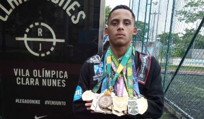 Ajude um atleta a viajar para representar o Brasil.