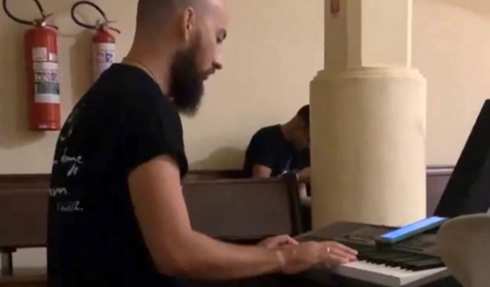 AJUDAR A COMPRA DO TECLADO DO RAFA 