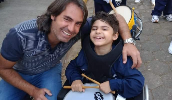  Compra um andador para o Rômulo 