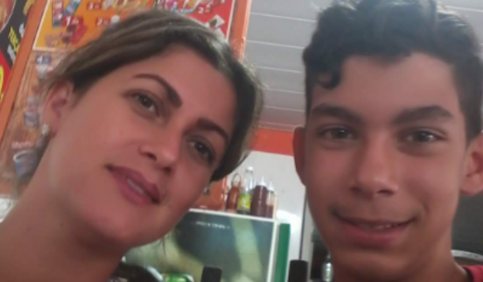 Comprar uma bicicleta pra ir pra escola e até ajudar minha mãe 