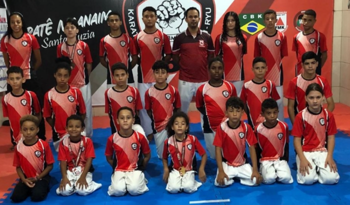 Ajuda para as crianças do karate manaaimn disputarem a final do campeonato mineiro de karate em Uberlândia 