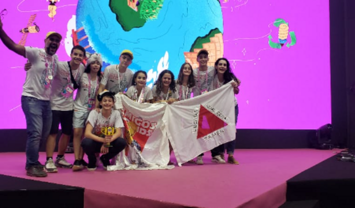 Apoie a equipe de robótica Amigos Droids no internacional!