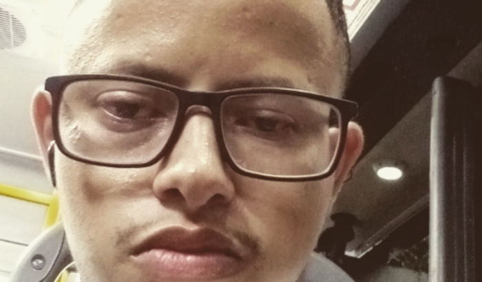 Comprar uma máquina de fabricação de salgados para revender os salgados