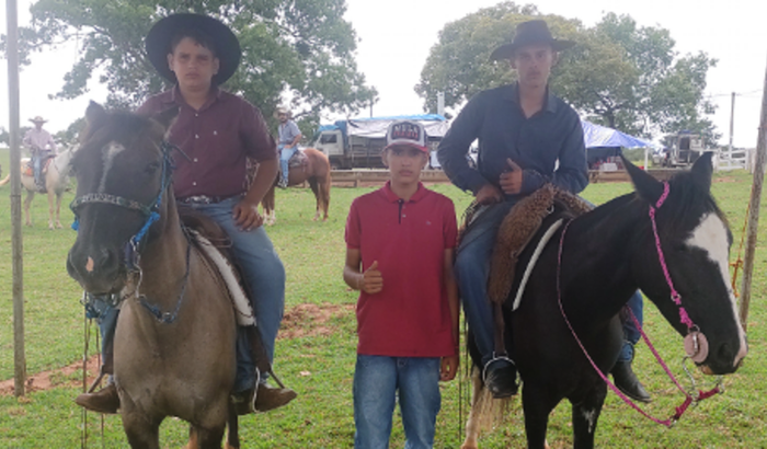 Ajuda meus filhos a investir no sonho deles que é no esporte de laço comprido 