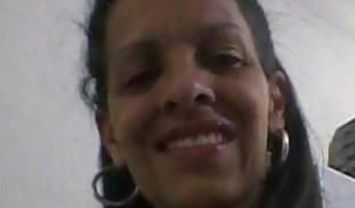 Ajude a Carla e continuar ajudando as pessoas com a ONG dela. Chave pix 044.524.096-28 