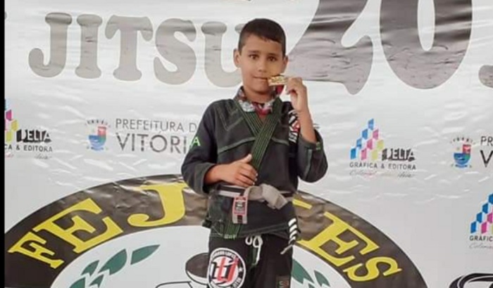 Ajuda para comprar Kimono e participar do Circuito Capixaba de Jiu-jitsu.