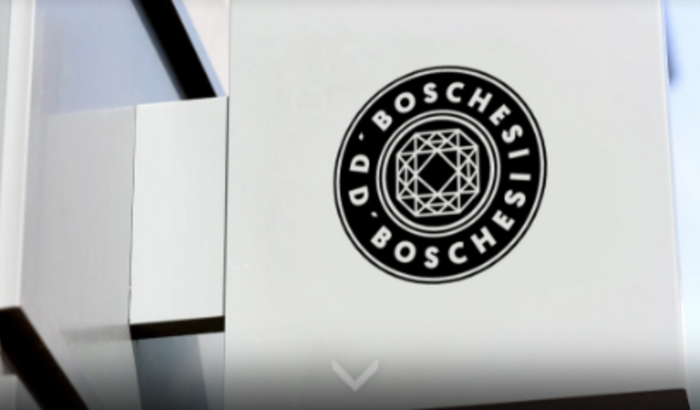 Faça parte do início de uma marca de joias única e de alta qualidade!