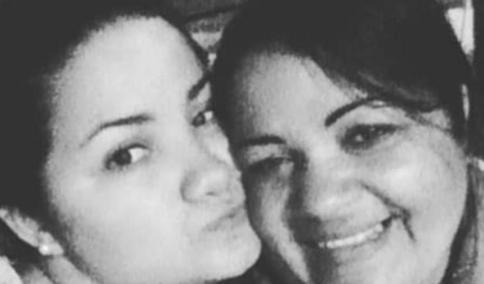 Vaquinha pra ajudar minha mãe