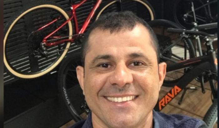 Ajuda ao Representante Emerson 