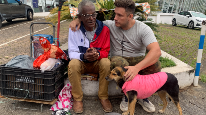 Vamos tirar o Seu Marcos e a Serena das Ruas 🙏❤️