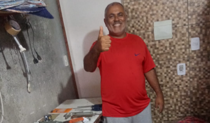 Pai de família desempregado, precisa de ajuda para comprar ferramentas para trabalhar.