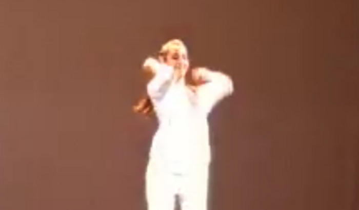 Competir uma campeonato de dança no Estados Unidos representando brasil