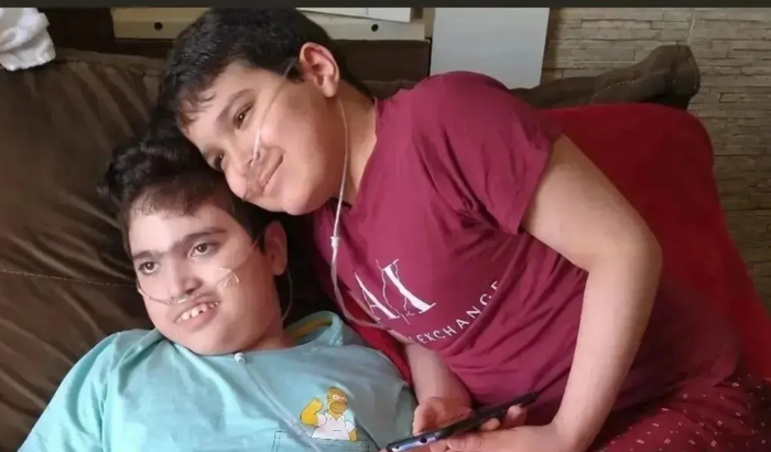 Ajude os gêmeos Pedro Inácio e João Pedro 