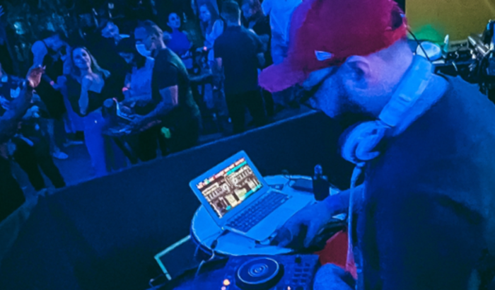 Equipamentos de DJ  Ricardo HOLTZ