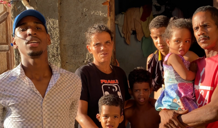 AJUDA UMA MÃE DE FAMÍLIA QUE TEM 6 FILHOS QUE ESTÃO PASSANDO POR NECESSIDADE 😭