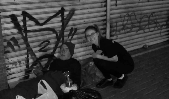 AUXÍLIO PARA MORADORES DE RUA 