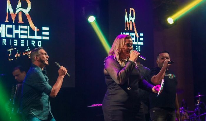 Compra de bateria acústica para a banda