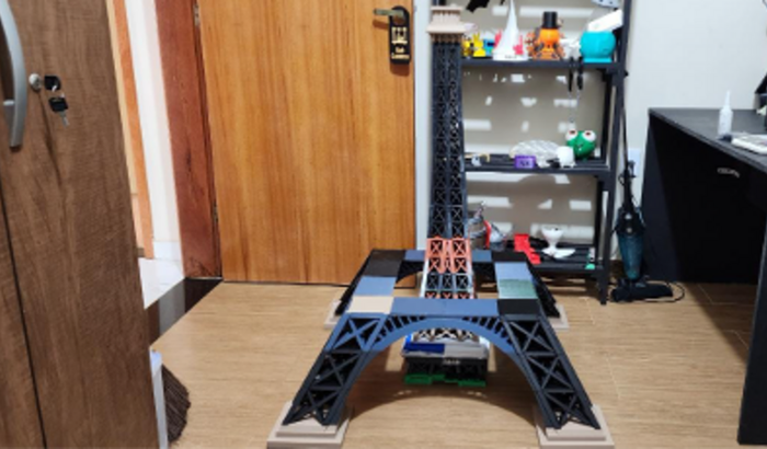 Ajuda para terminar a Torre Eiffel