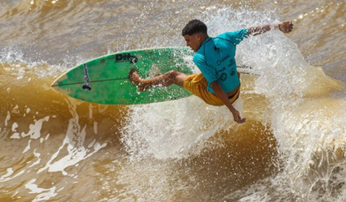AJUDE ATLETA DO SURF DE BASE
