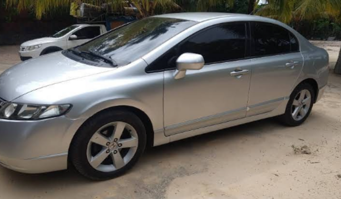 A realização de um sonho:Um Civic 2008 prata