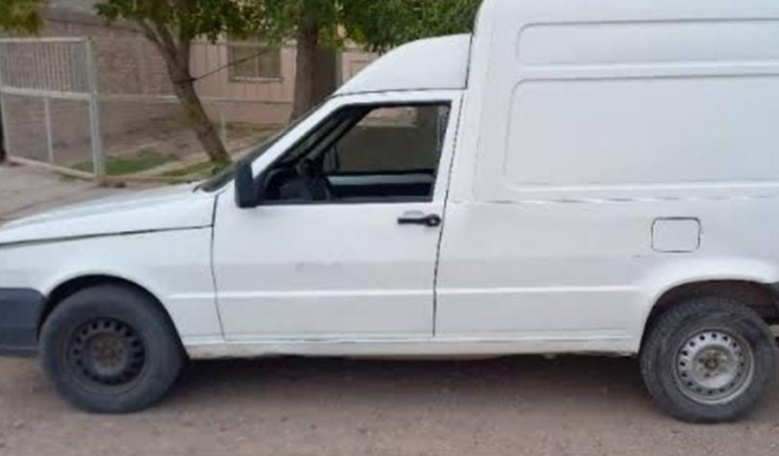 Ajuda para comprar uma Fiorino para trabalhar.