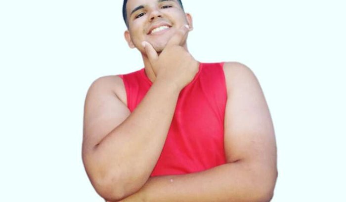 Vaquinha em prol estrumenntos do cantor Eduardo 