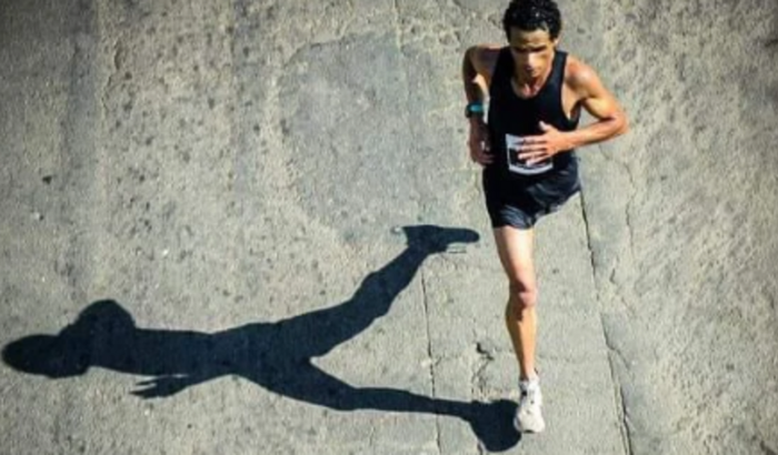 Ajuda para custear materiais esportivos e viagens para as competições 