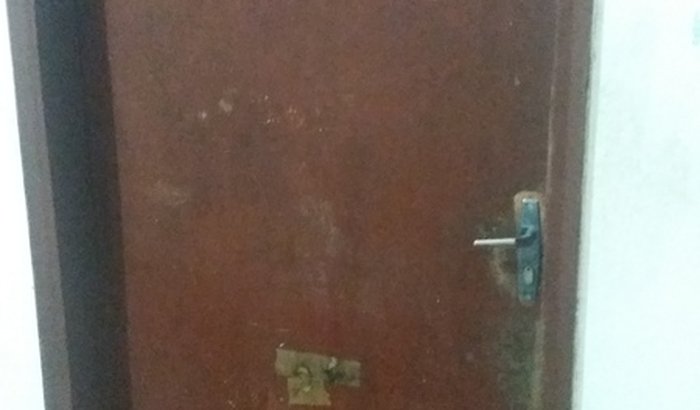 Urgente  Ajudem  a comprar porta nova.