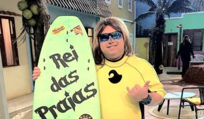 Reformulação facial do Mike surfista