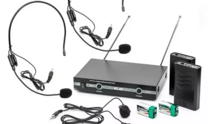 Microfone para o ministério de artes Entrega 