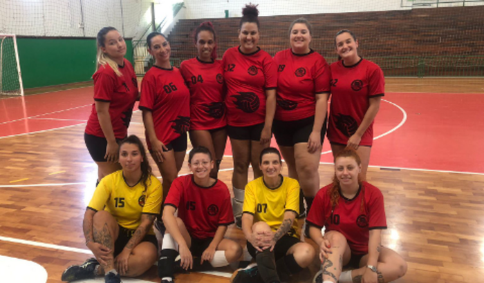 Ajuda para compra de materiais de treino Monsters Vôlei 