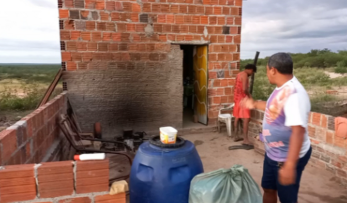 Ajude uma família carente