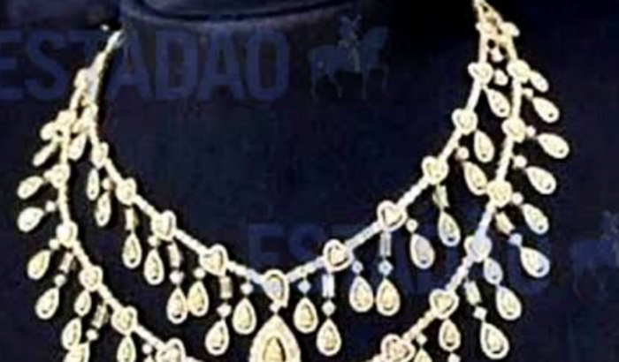 Um colar para madame
