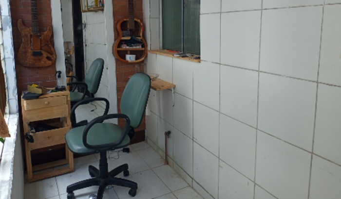 Em busca de um sonho abrir uma barbearia