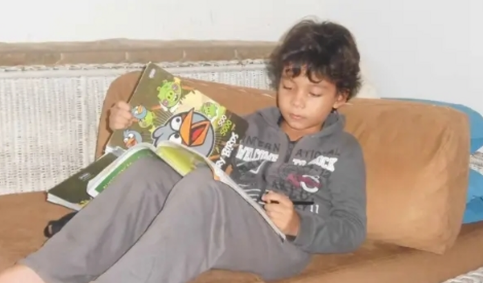  Oi eu me chamo Ulisses, tenho 14 anos E quero voltar para casa em Rio branco para ver minha mae e morar lá 