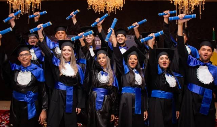 Ajuda para Colação de Grau UEG - (aluguel das becas)