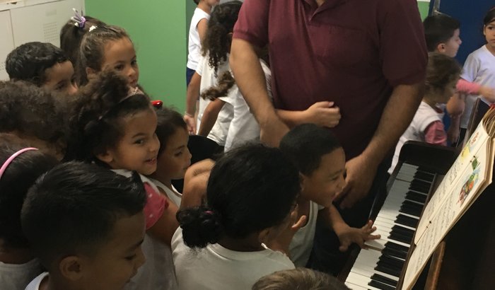 Ajude a recuperar o piano da UME Olívia Fernandes 