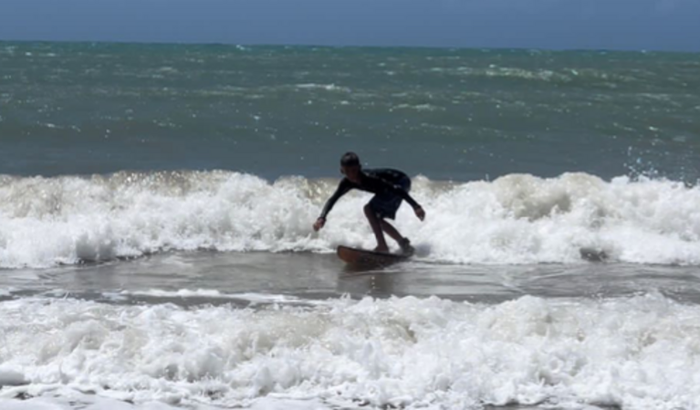 Ajudar um atleta🏄🏻‍♂️