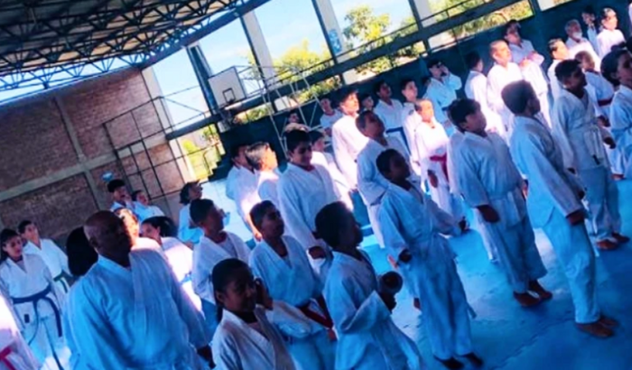 Apoie o crescimento dos atletas de Karatê