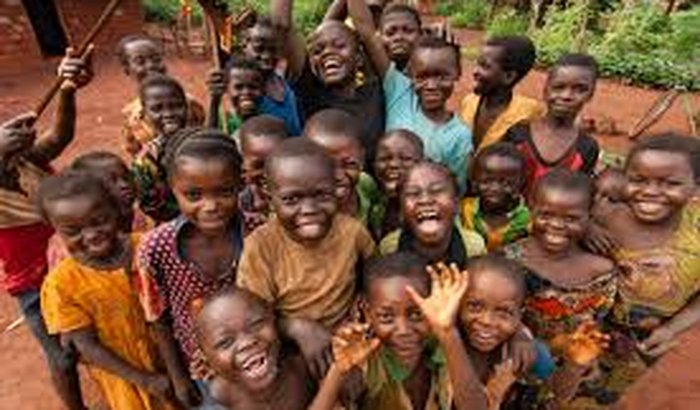 Mata fome das crianças na africa