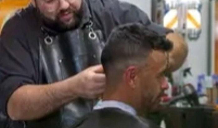 Me ajudem a reabrir minha barbearia!