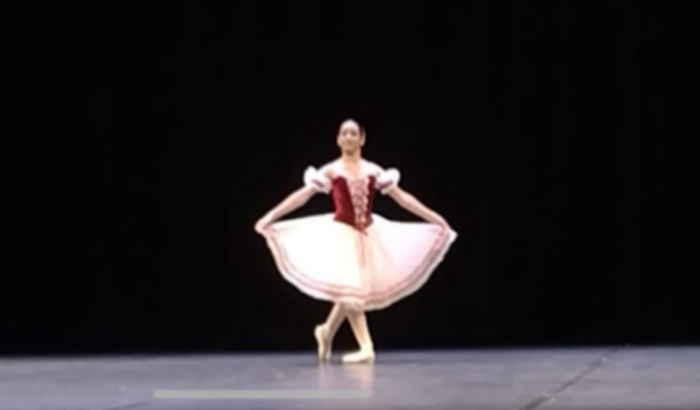 Ajude a realizar meu sonho de ser uma bailarina profissional 