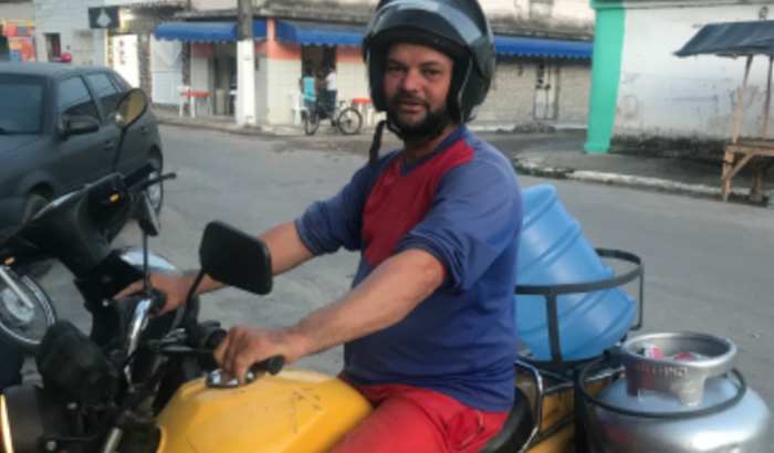 Ajudar nosso amigo Ronaldo do gás!